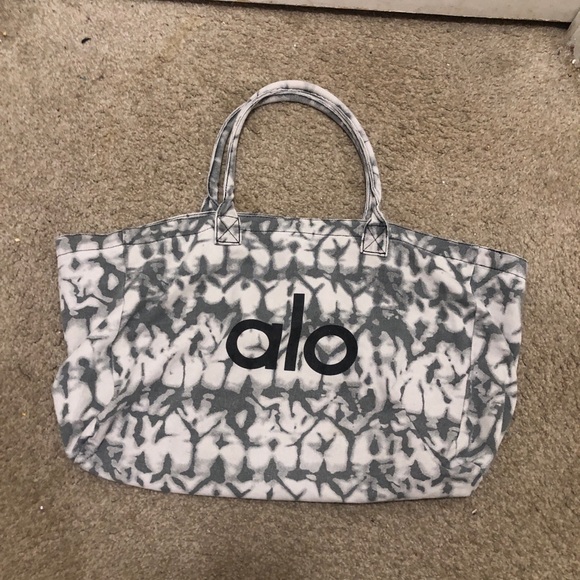 ALO Yoga Handbags - ALO Yoga Gray & White Tie-Dye Canvas Tote